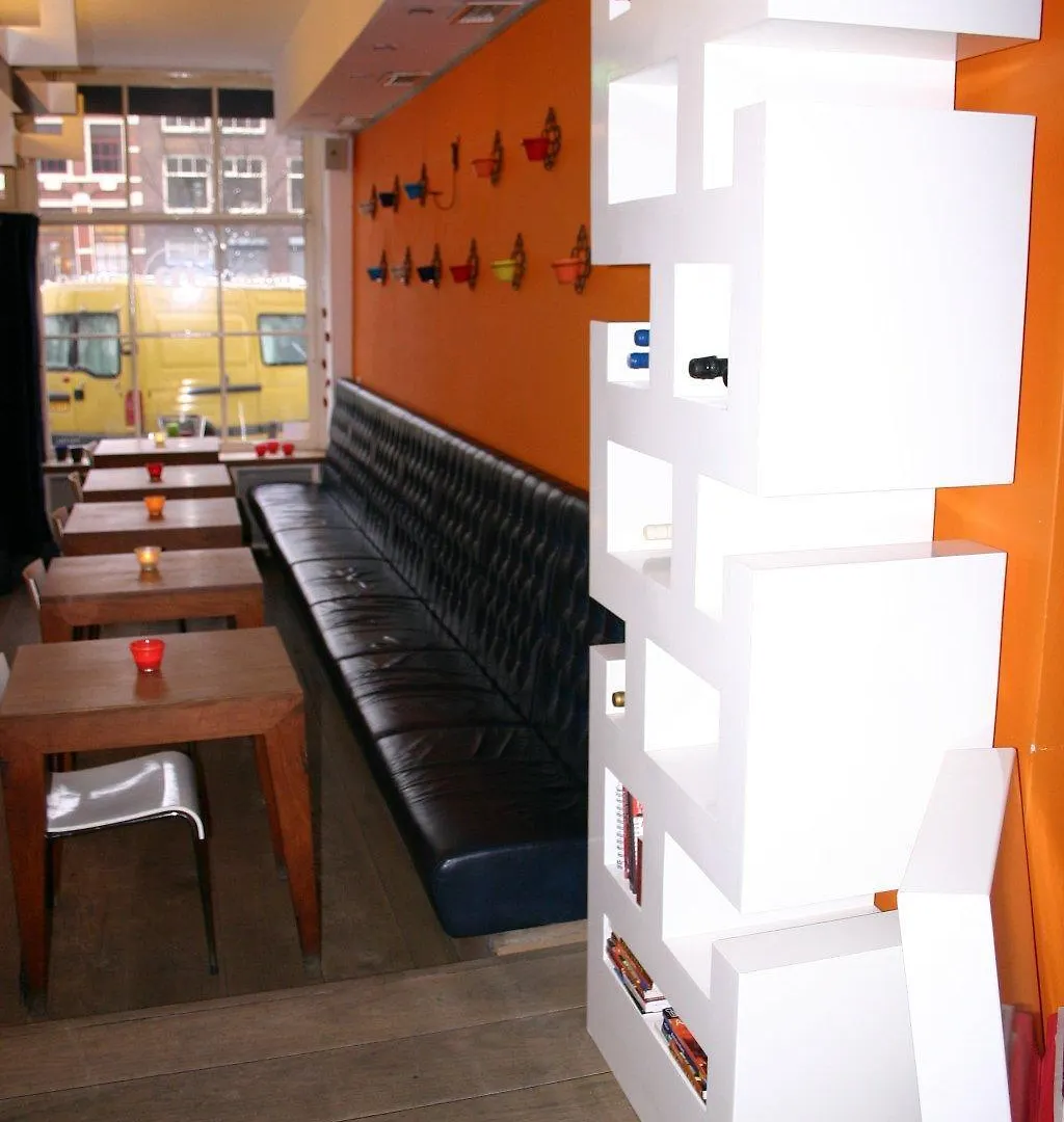 Rosalia'S Menagerie Cocktail Bar & Innupstairs 암스테르담
